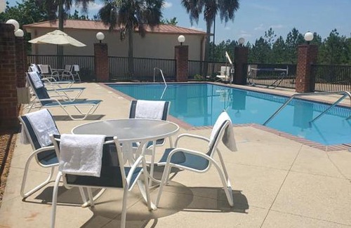 Lucedale Hotel | Holiday Inn Express Hotel & Suites Lucedale by IHG