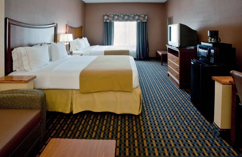 Suffolk Hotel | Holiday Inn Express Hotel & Suites Suffolk by IHG