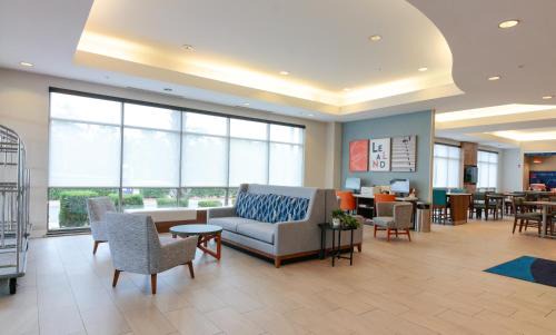 Leland Hotel | Holiday Inn Express Leland - Wilmington Area by IHG