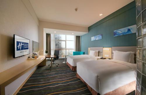 Yichuan County Hotel | Holiday Inn Express Luoyang Yichuan by IHG
