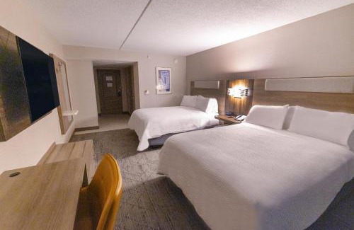 Neptune City Hotel | Holiday Inn Express - Neptune by IHG