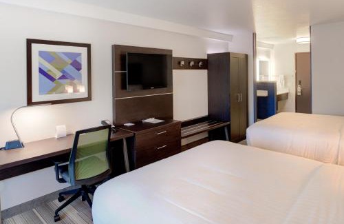 Newberg Hotel | Holiday Inn Express Newberg - Wine Country by IHG