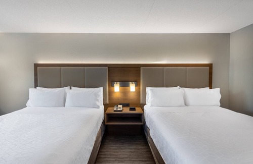 State College Hotel | Holiday Inn Express State College at Williamsburg Square by IHG