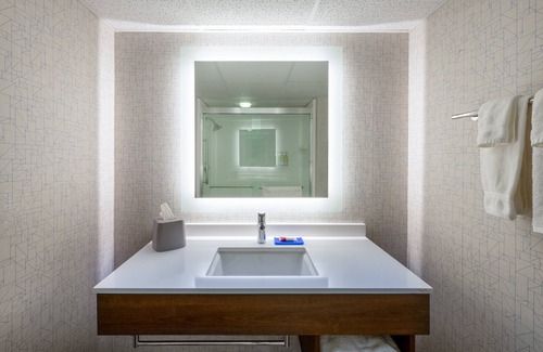 State College Hotel | Holiday Inn Express State College at Williamsburg Square by IHG