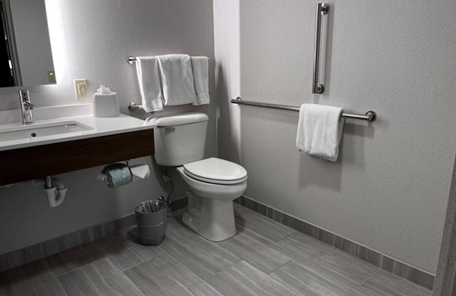Williamsport Hotel | Holiday Inn Express & Suites Williamsport by IHG
