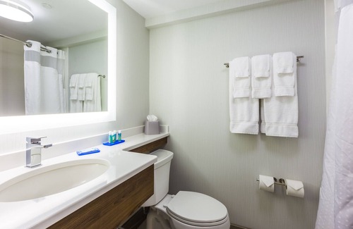 Saint John Hotel | Holiday Inn Express Saint John Harbour Side by IHG