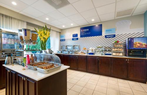 Cacique Hotel | Holiday Inn Express San Jose Costa Rica Airport by IHG