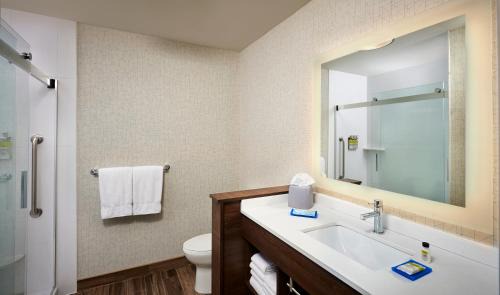 Point Edward Hotel | Holiday Inn Express - Sarnia - Point Edward by IHG