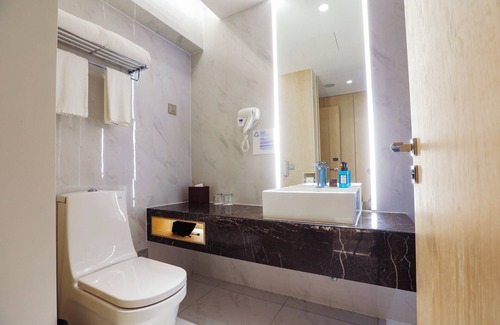 Songjiang Hotel | Holiday Inn Express Shanghai Songjiang Fangta by IHG