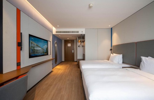 Minhang Hotel | Holiday Inn Express Shanghai Pujiang Lianhang Road by IHG