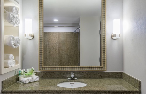 Cooperstown Hotel | Holiday Inn Express & Suites Cooperstown by IHG