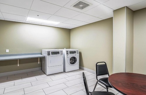 Platteville Hotel | Holiday Inn Express & Suites Platteville by IHG