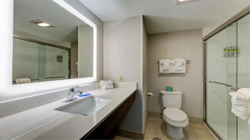 Austinburg Hotel | Holiday Inn Express & Suites Ashtabula-Geneva by IHG