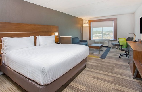 Covington Hotel | Holiday Inn Express & Suites Covington by IHG