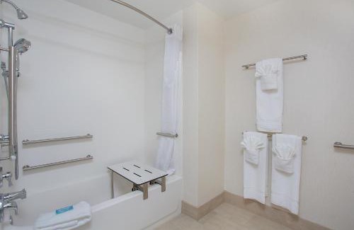 Covington Hotel | Holiday Inn Express & Suites Covington by IHG