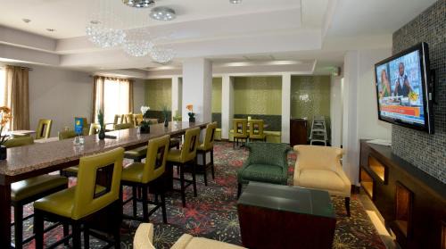 Morrilton Hotel | Holiday Inn Express & Suites Morrilton by IHG