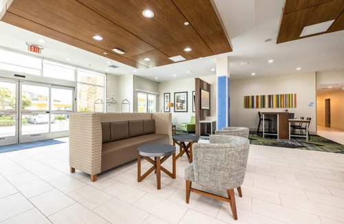 South San Jose Hotel | Holiday Inn Express & Suites San Jose Silicon Valley by IHG