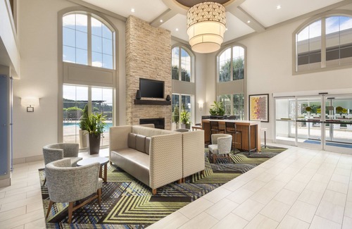 Asheville Hotel | Holiday Inn Express & Suites Asheville SW - Outlet Ctr Area by IHG