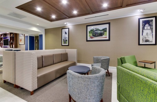 Columbus Hotel | Holiday Inn Express & Suites Columbus – Fort Benning Maingate by IHG