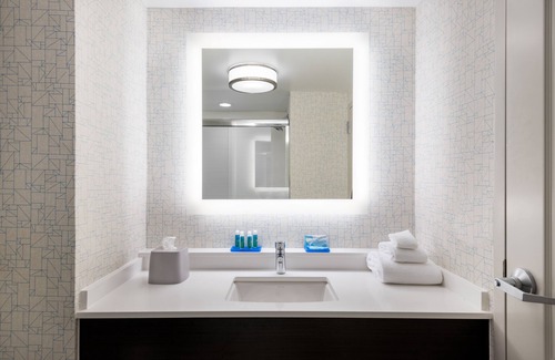 Florence Hotel | Holiday Inn Express & Suites Florence I-95 & I-20 Civic Ctr by IHG