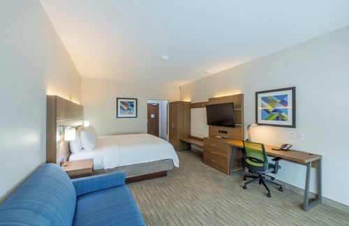 Lindale Hotel | Holiday Inn Express & Suites Lindale by IHG