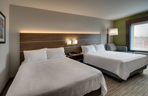Waukegan Hotel | Holiday Inn Express & Suites Waukegan by IHG
