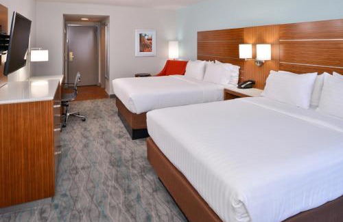 Georgian Acres Hotel | Holiday Inn Express & Suites Austin North Central by IHG