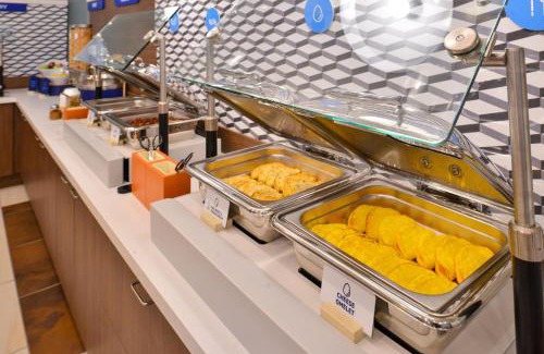 Eagan Hotel | Holiday Inn Express & Suites Eagan - Minneapolis Area by IHG