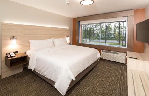 Auburn Hotel | Holiday Inn Express & Suites - Auburn by IHG