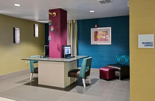Carlisle Hotel | Holiday Inn Express & Suites Carlisle - Harrisburg Area by IHG