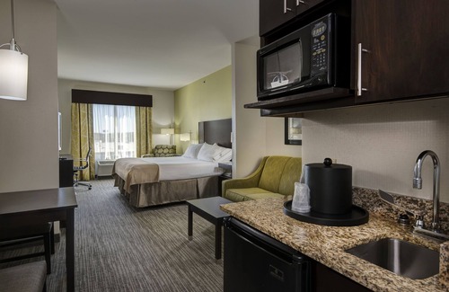Conway Hotel | Holiday Inn Express & Suites Conway by IHG