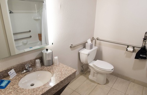 Elkhart Hotel | Holiday Inn Express & Suites Elkhart by IHG