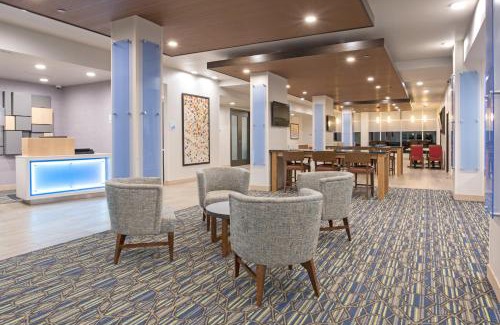 Lincoln Hotel | Holiday Inn Express & Suites Lincoln I - 80 by IHG