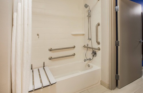 Matteson Hotel | Holiday Inn Express & Suites Chicago Matteson by IHG
