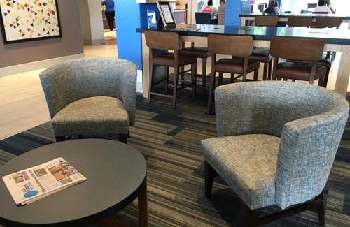 Oswego Hotel | Holiday Inn Express & Suites Oswego by IHG