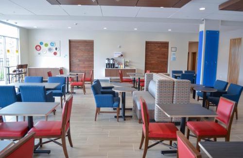 Umstead Hotel | Holiday Inn Express & Suites Raleigh Airport - Brier Creek by IHG