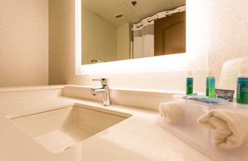 Reading Hotel | Holiday Inn Express & Suites Reading by IHG