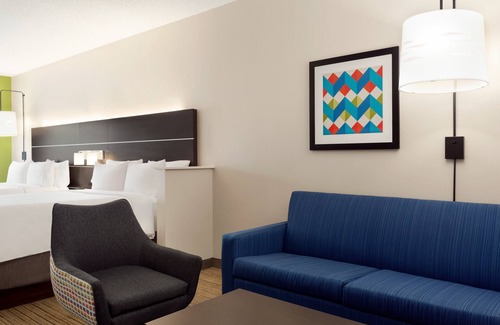 Shawnee Hotel | Holiday Inn Express & Suites Shawnee by IHG