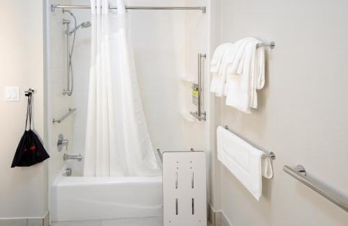 Taylor Hotel | Holiday Inn Express & Suites Taylor by IHG