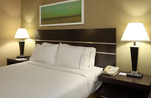 Vernon Hotel | Holiday Inn Express & Suites - Vernon by IHG