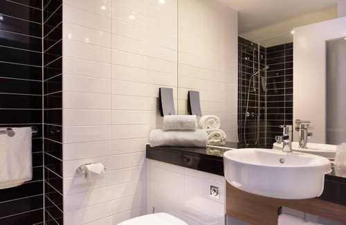 Toulon Hotel | Holiday Inn Express Toulon - Est by IHG