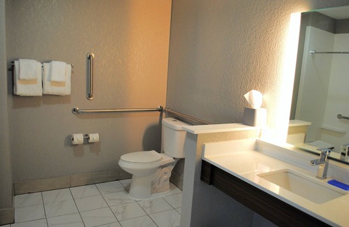 Columbia City Hotel | Holiday Inn Express & Suites Columbia City by IHG