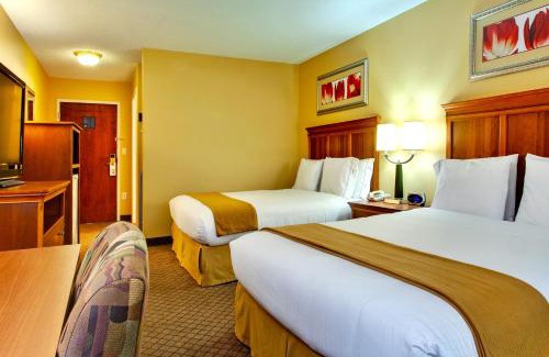 Hurricane Mills Hotel | Holiday Inn Express Hurricane Mills Waverly by IHG