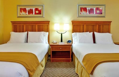 Hurricane Mills Hotel | Holiday Inn Express Hurricane Mills Waverly by IHG