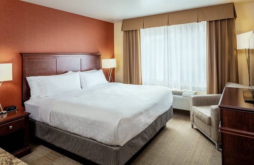 Pullman Hotel | Holiday Inn Express And Suites Pullman, an IHG Hotel