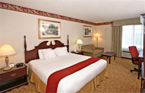 Winston - Salem Hotel | Holiday Inn Express Winston-Salem by IHG