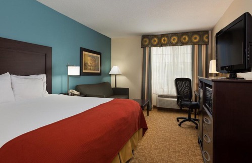 Winston - Salem Hotel | Holiday Inn Express Winston-Salem by IHG