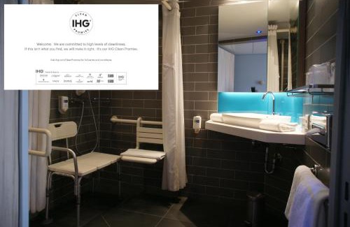 Ruemlang Hotel | Holiday Inn Express Zürich Airport by IHG