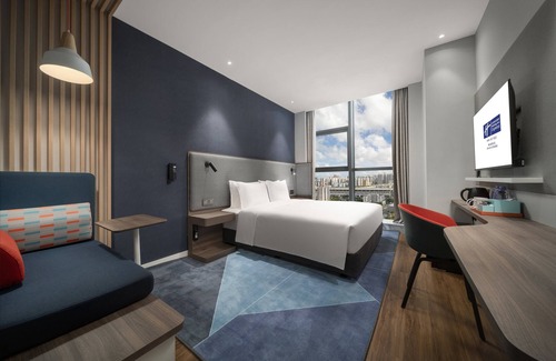 Zhuhai Gongbei Hotel | Holiday Inn Express Zhuhai Gongbei by IHG