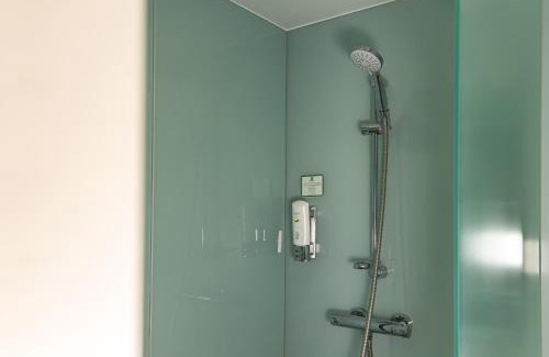 East Acton Hotel | Holiday Inn London West by IHG